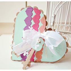 Heart border strip in Heart-shaped card  