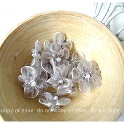 Organza grey flower with pearl centered / pack  